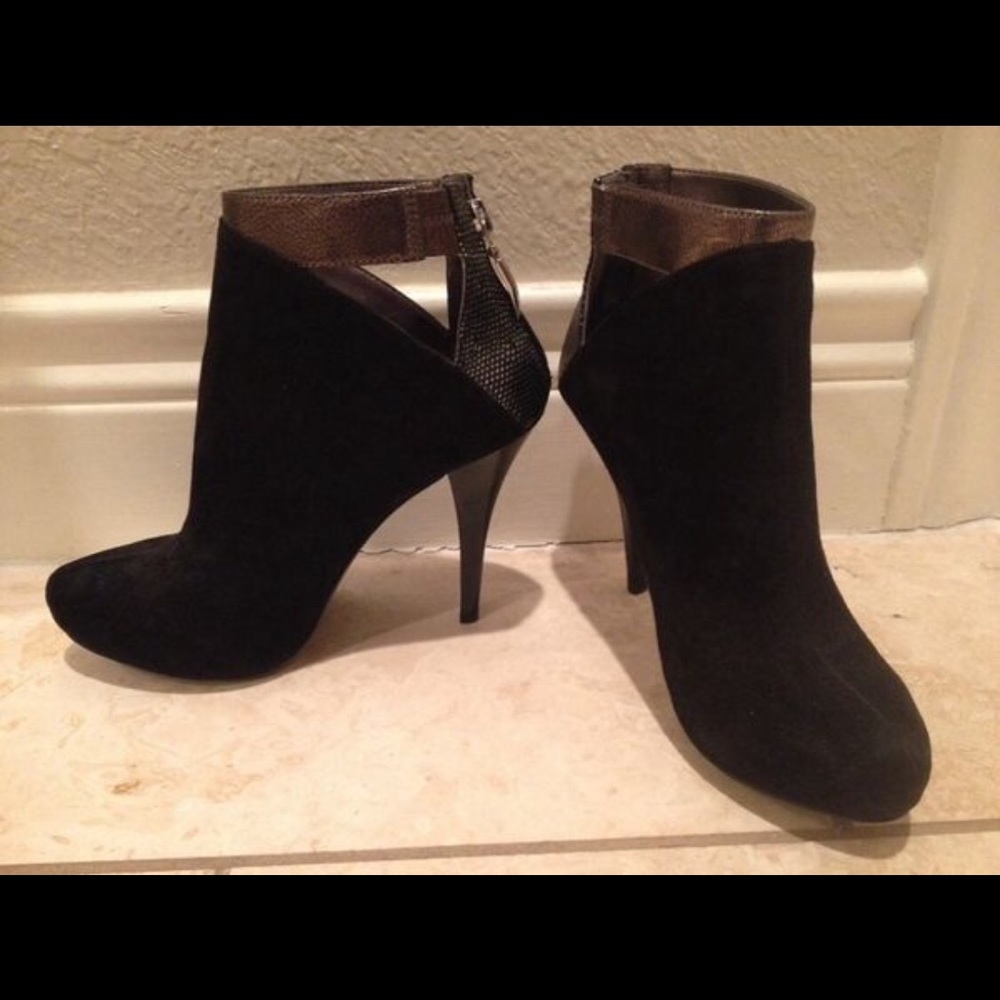 Guess Ankle Booties Size 6